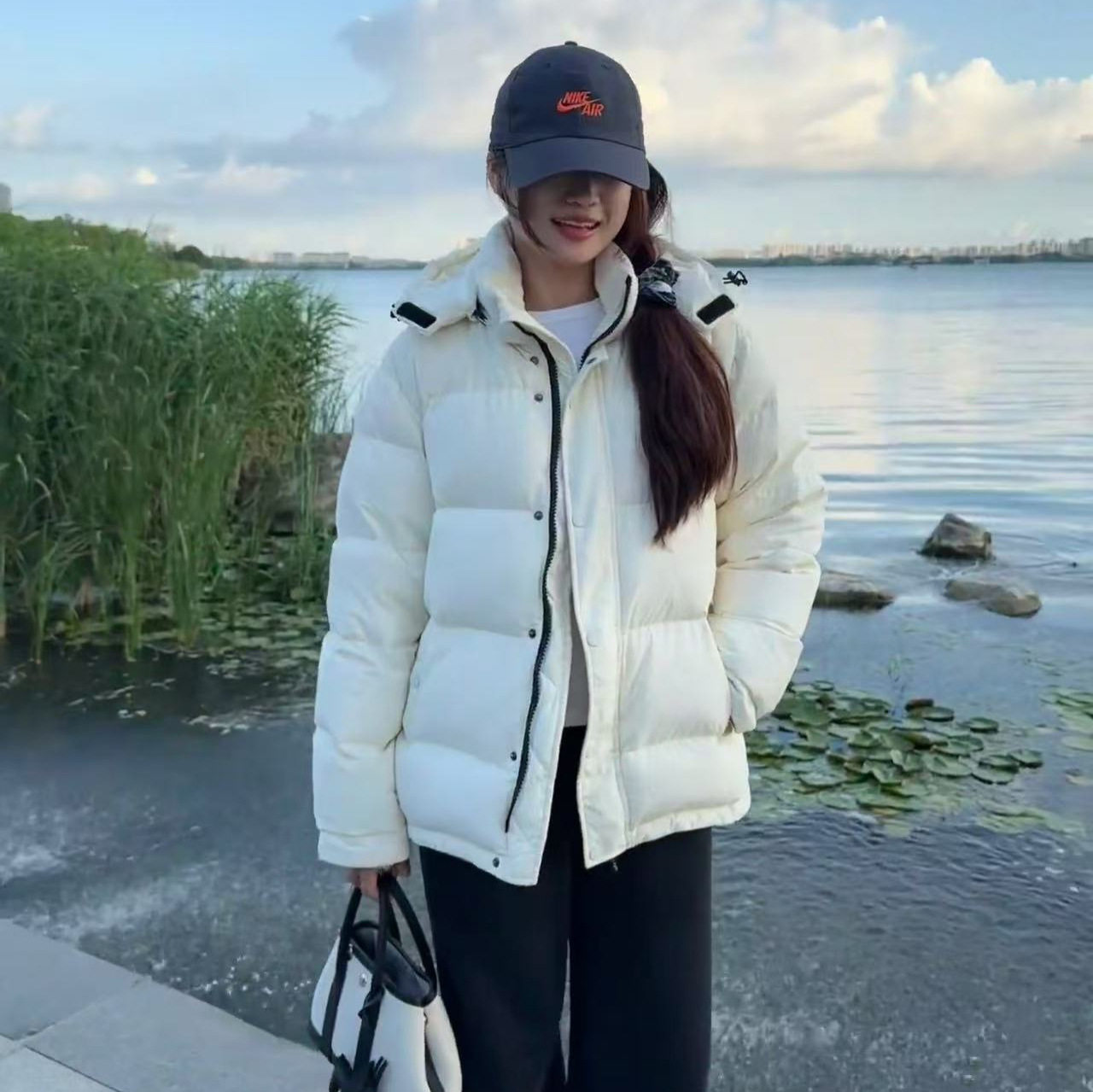 羽绒服女短款冬季新款加拿大同款泡芙白鸭绒五格连帽加厚保暖外套,女装/女士精品,羽绒服,淘宝优惠券,粉丝福利购,淘宝优惠卷