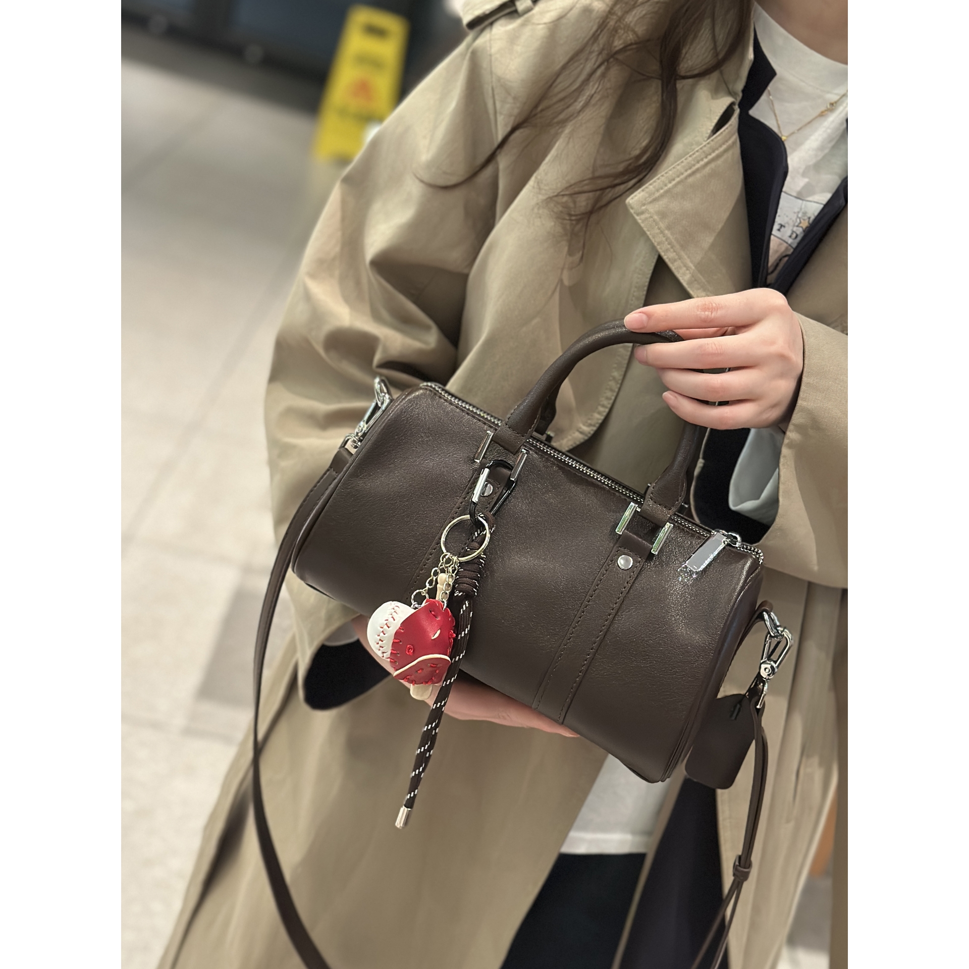 官方正品手提波士顿包女2025新款潮复古真皮植鞣牛皮枕头包高级感