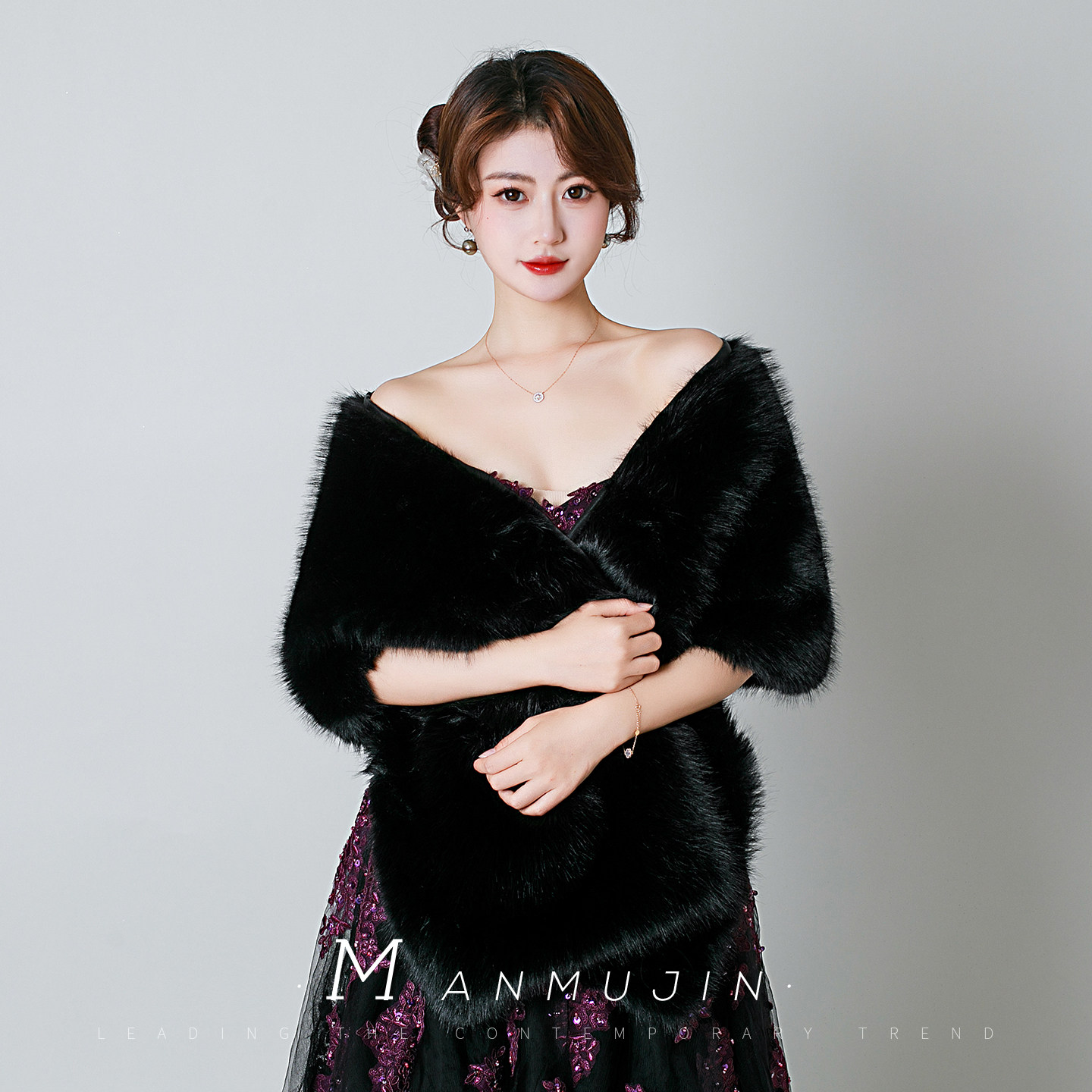 黑色披肩新娘礼服旗袍裙冬季外搭保暖斗篷坎肩造型写真拍照毛披风