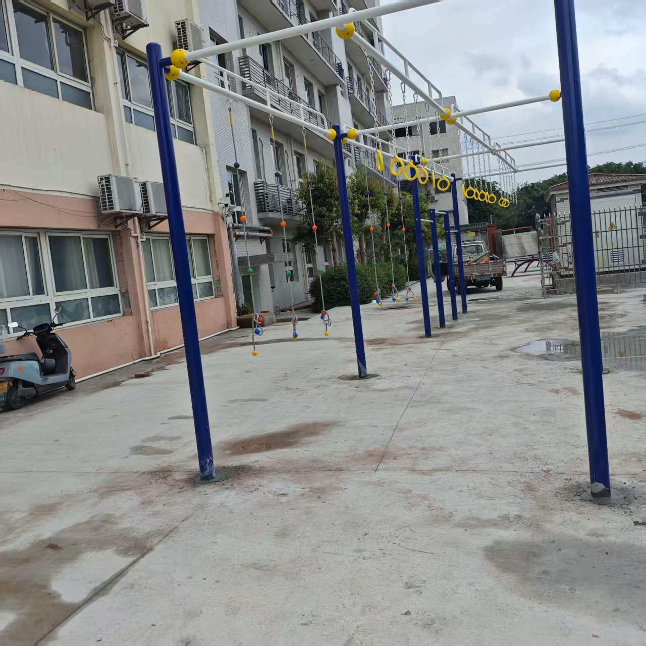 小区户外公园广场幼儿园单杠健身器材吊环爬绳攀爬架训练运动器材