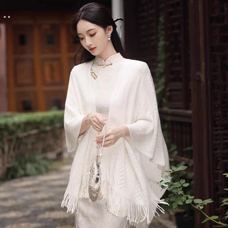 白色旗袍披肩女外搭2025新款高级感针织斗篷办公室空调房披风围巾