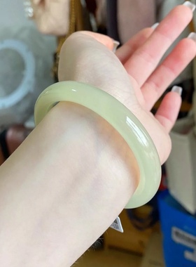 天然青白玉手镯女圆条少冰