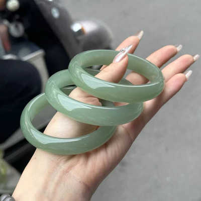 东陵玉手镯晴水苹果绿旺夫手镯