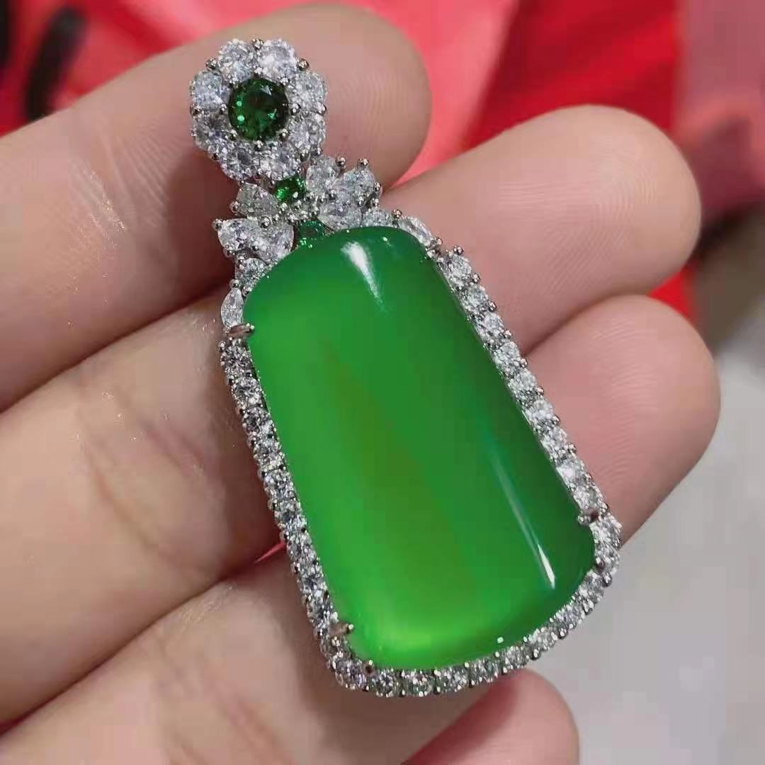 镶嵌满钻高冰绿无事牌吊坠粉玛瑙玉石挂件锁骨链石英岩玉镯