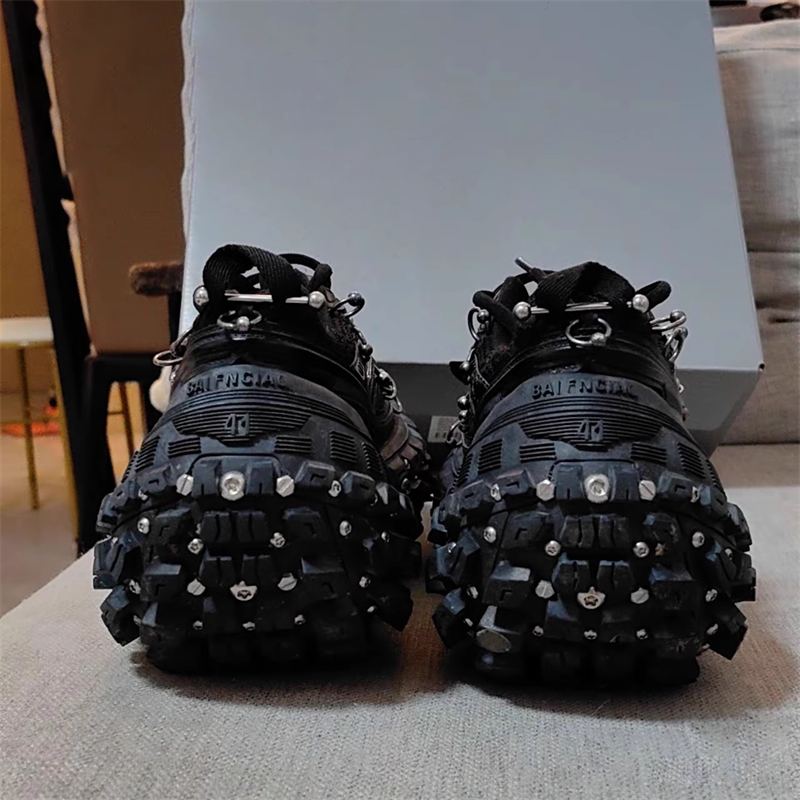 柳钉轮胎鞋男女款2025新款秋冬季增高厚底老爹鞋时尚休闲运动鞋子