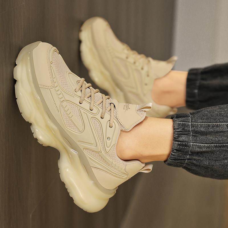 黑武士男鞋夏季透气跑步减震气垫运动鞋男款休闲增高黑色老爹网面