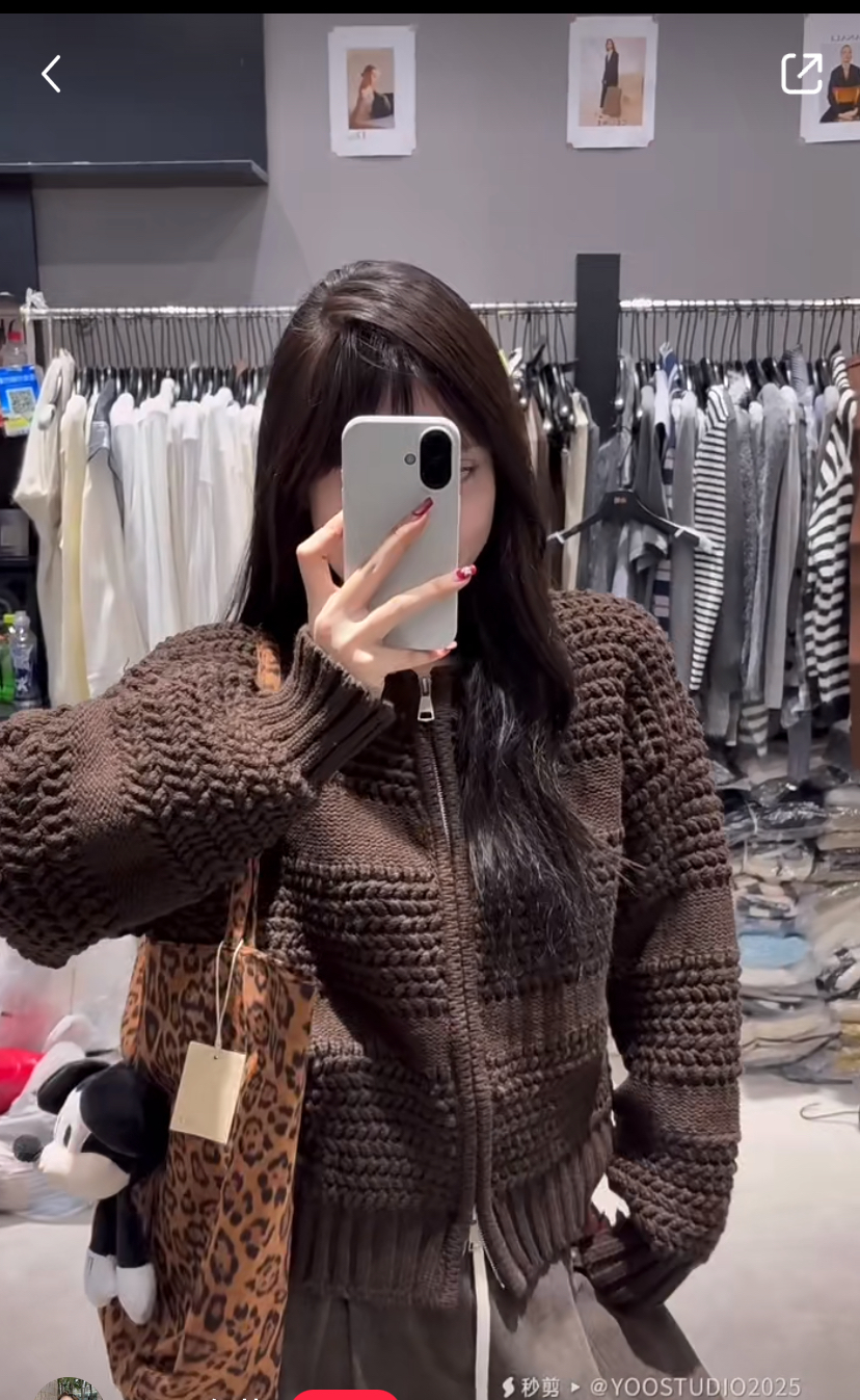 DL十三行2025秋新款法式复古翻领拉链绞花毛衣开衫女百搭针织外套