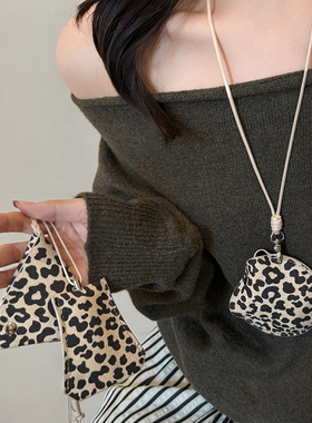 鹿皮绒豹纹项链秋冬高级感配饰