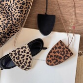 豹纹皮革磁吸眼镜夹项链女款 挂绳配饰 春夏高级感墨镜夹毛衣链长款