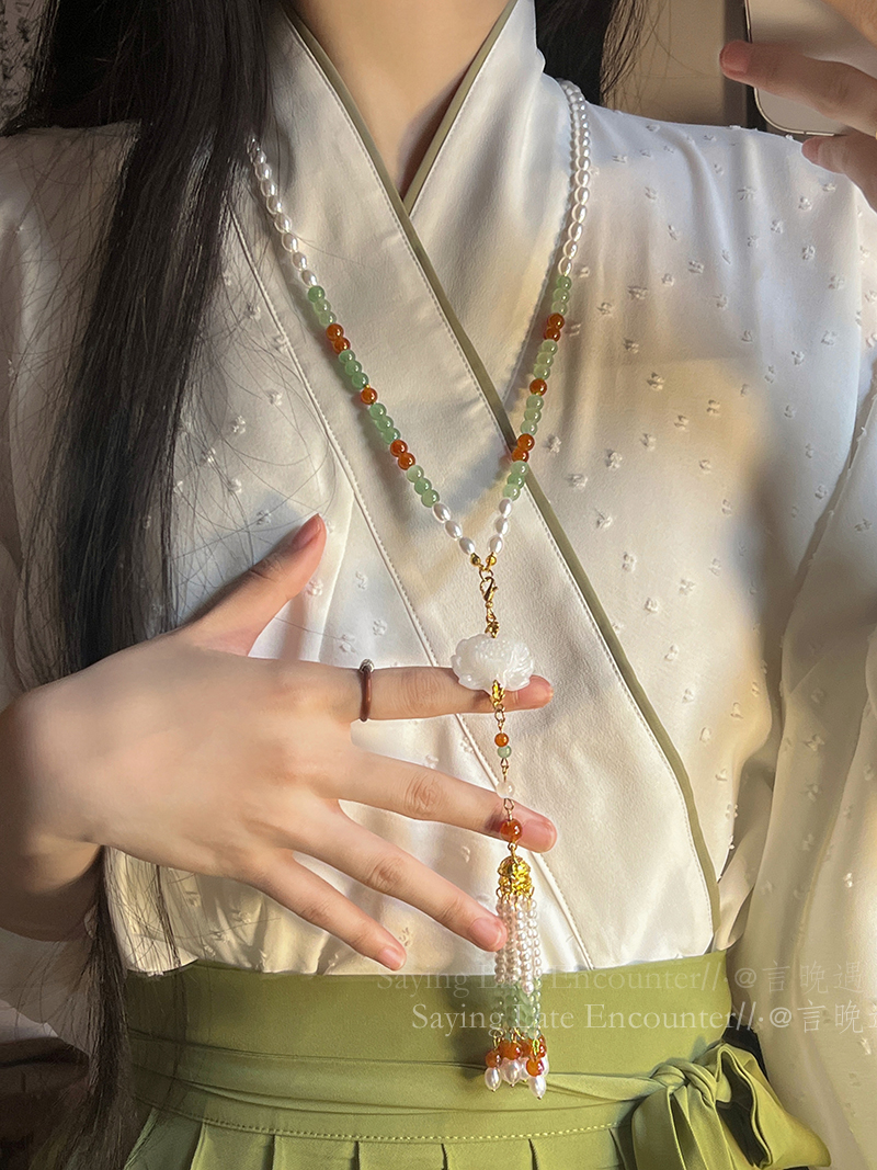 宫廷汉服古风明制压襟莲花项链