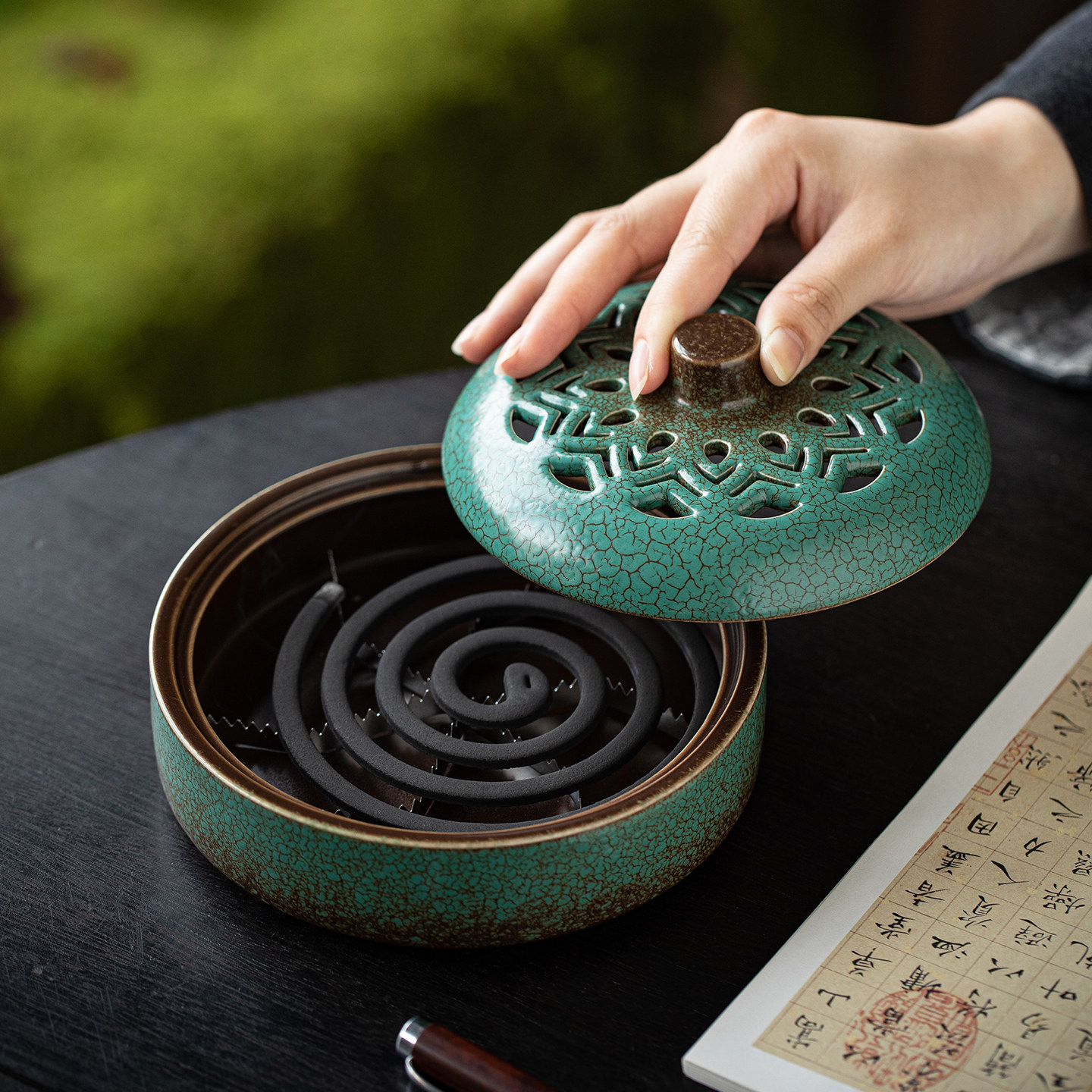 大号陶瓷蚊香炉家用防火带盖、图片