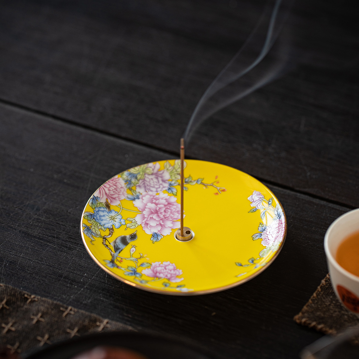 高级感香薰炉多孔香座香道摆件图片