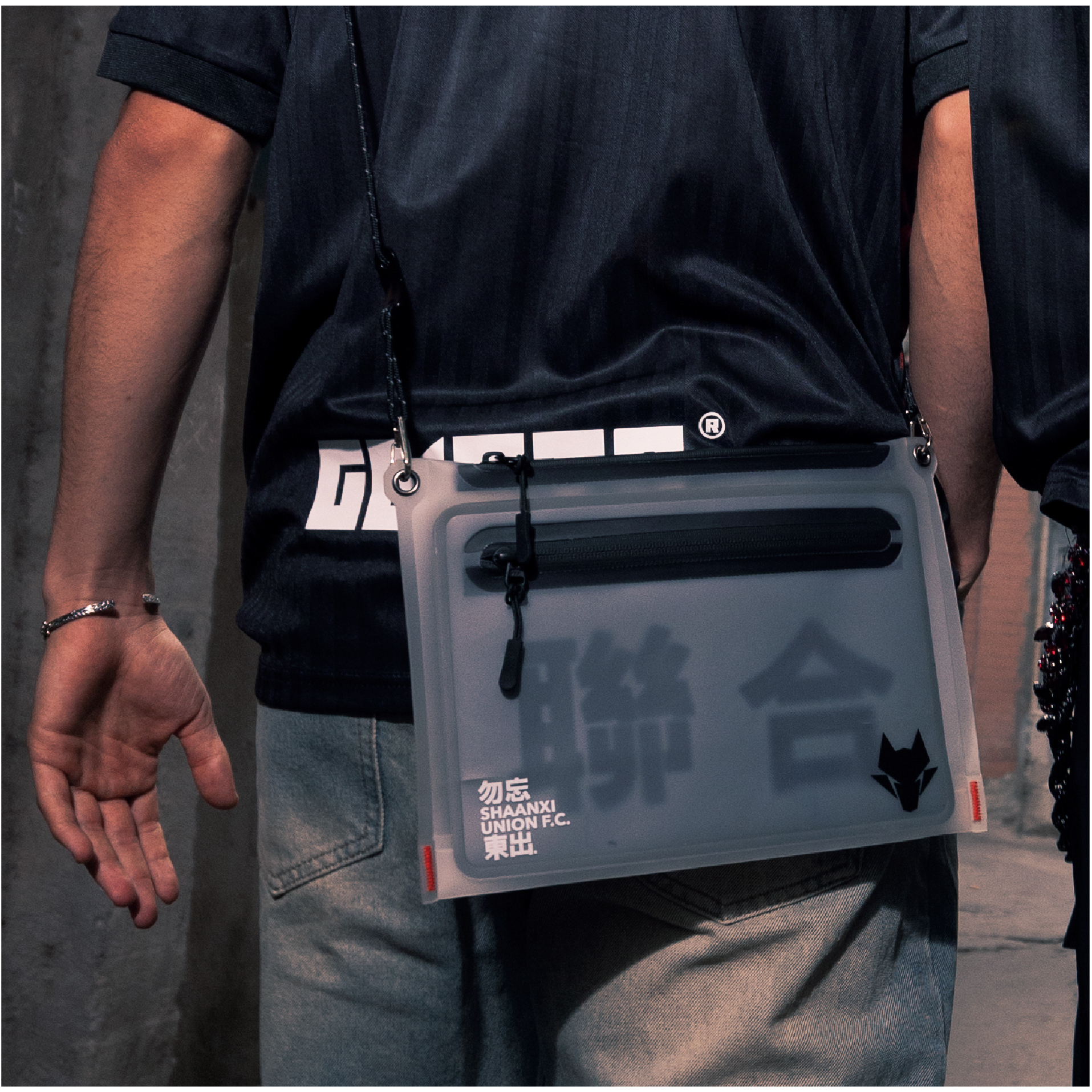 GOINTO单肩潮流极客上阵周边挎包