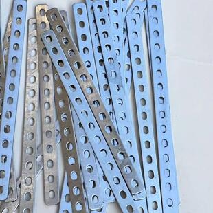 冲孔镀锌扁铁条带孔加厚改装固定支撑不易生锈打孔铁条直条架子
