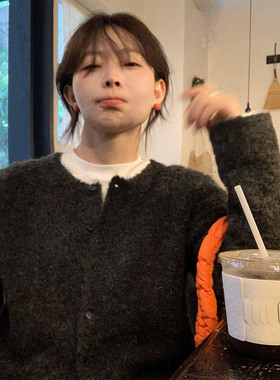 333sss~百搭气质纯色通勤灰色圆领毛衣针织衫开衫上衣女冬短款