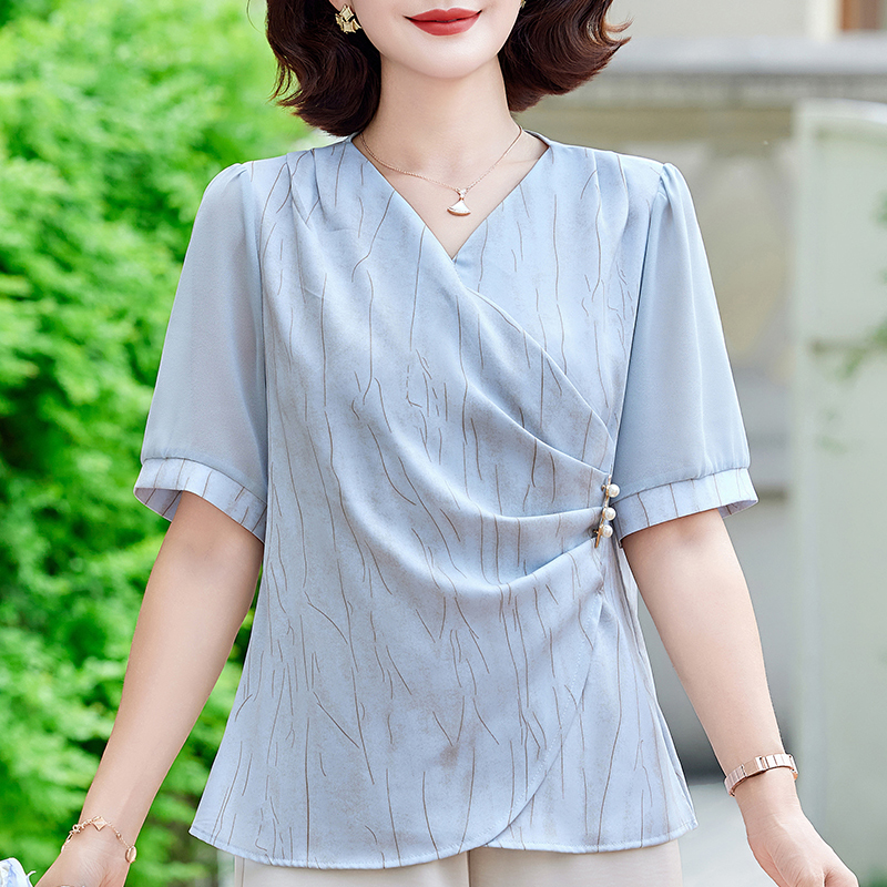 妈妈2025新款夏装短袖上衣洋气中老年女装时尚套装高级感雪纺小衫