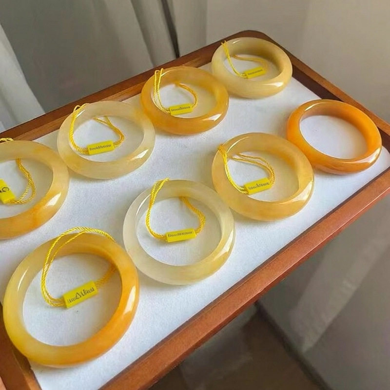 天然黄龙玉手镯黄色冰种香槟金