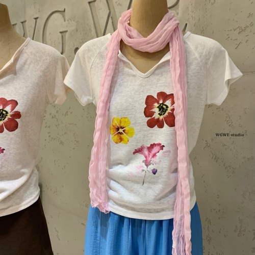 彩色花朵V领雪花棉短袖t恤女