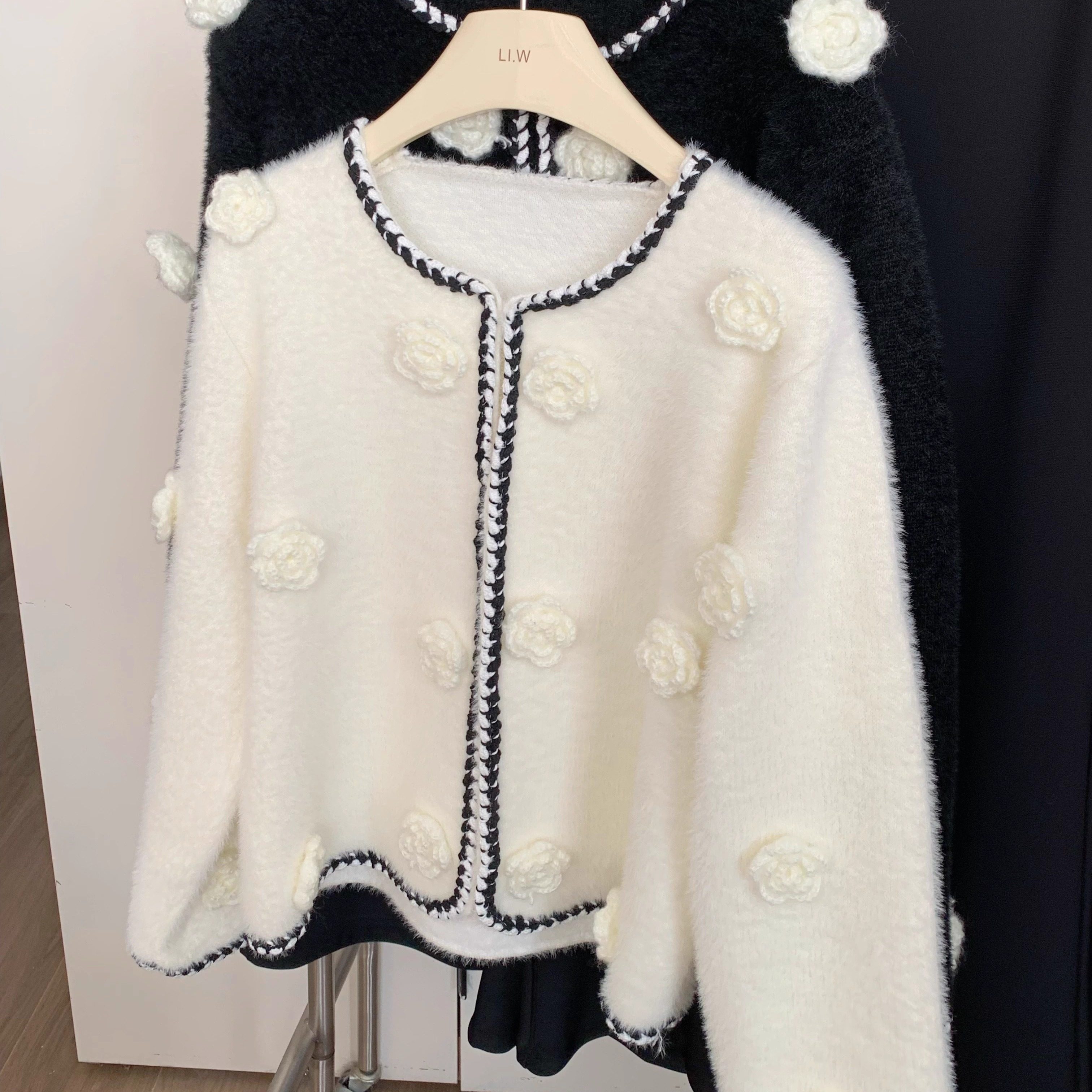 仿水貂毛重工立体钩花毛衣短外套