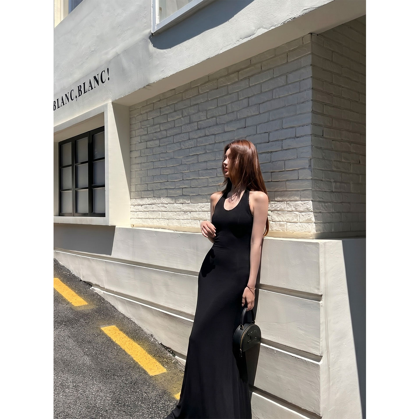 夏日绝美挂脖露背紧身连衣裙女
