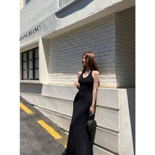 夏日绝美挂脖露背紧身连衣裙女