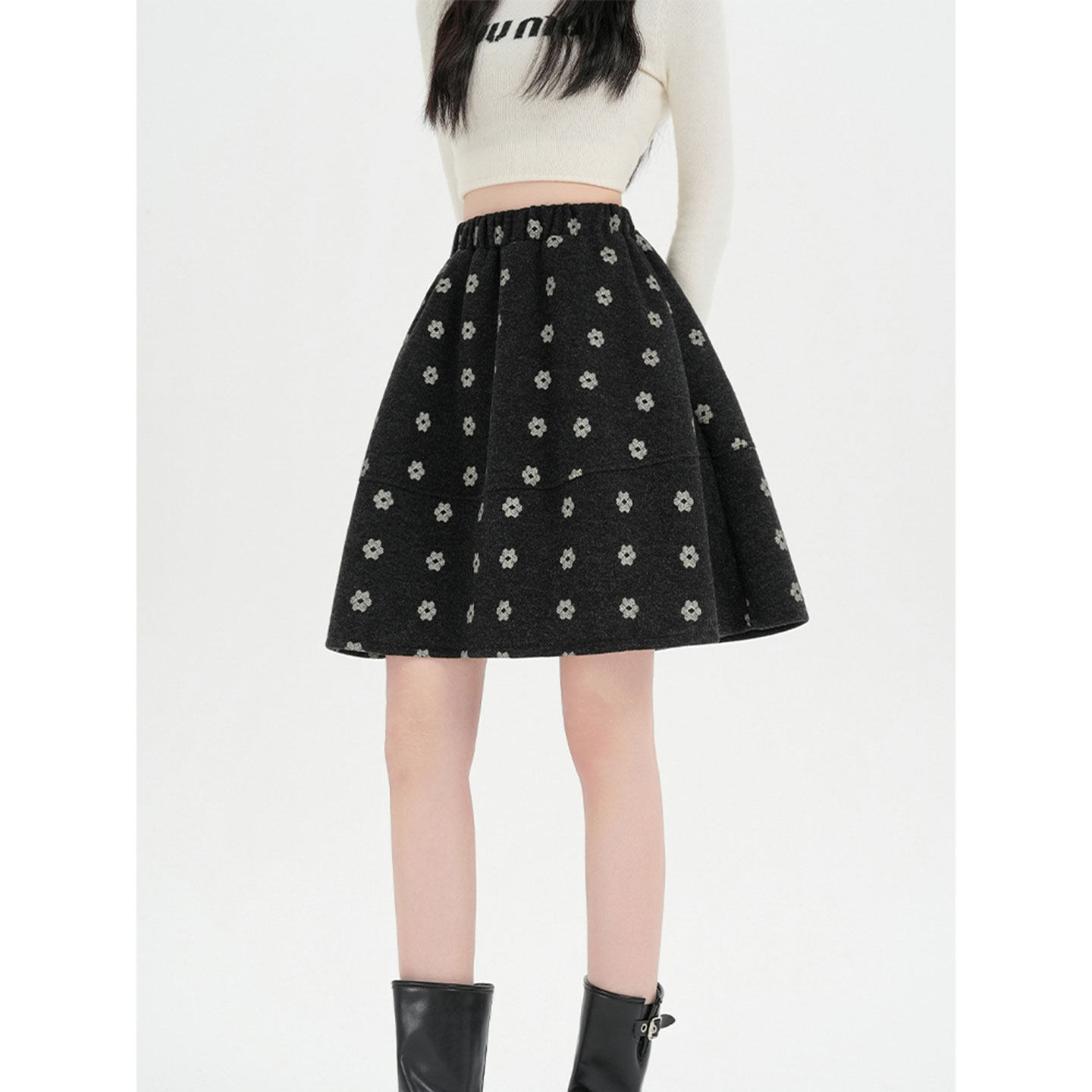 【赠运费险】花朵印花毛呢半身裙