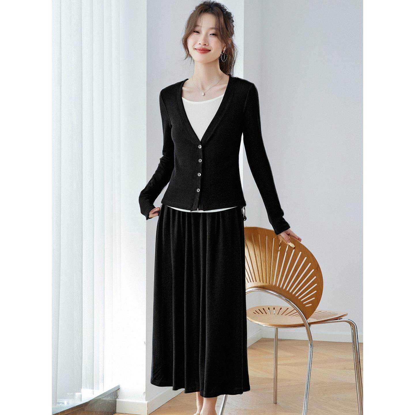 MONLOUVE2025秋冬季新款两件套针织连衣裙女高级感韩系洋气轻奢套