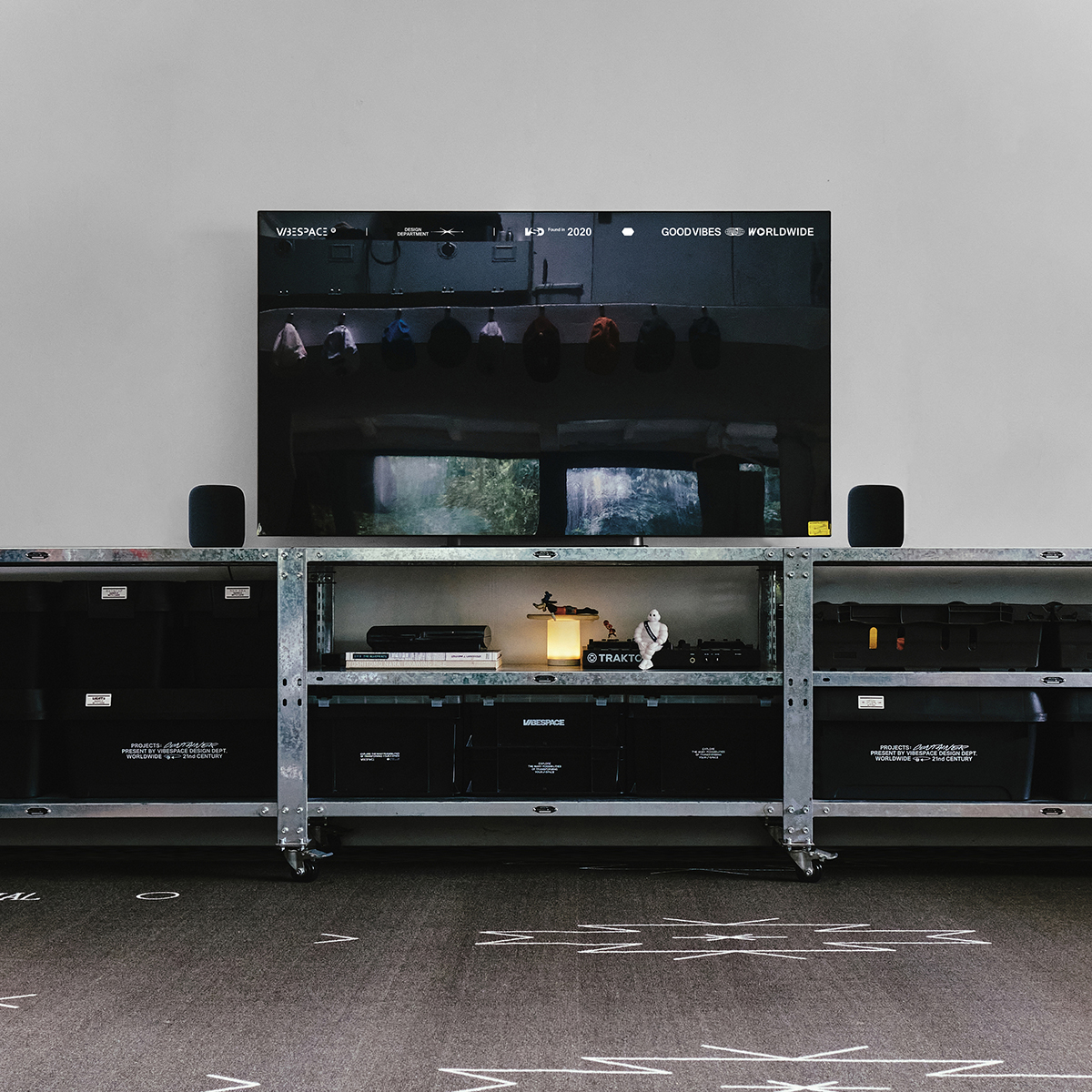 VIBESPACE工业风置物架电视柜