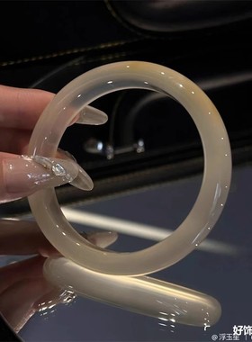 厂家天然玛瑙手镯女款香槟金冰种玉镯子马料高冰透玉髓白月光