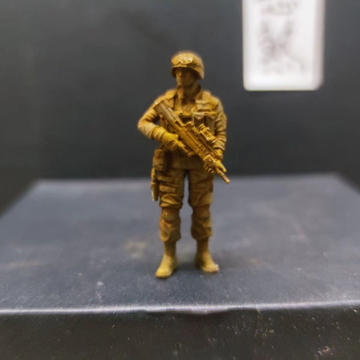 黄铜实心一体解放军特种兵