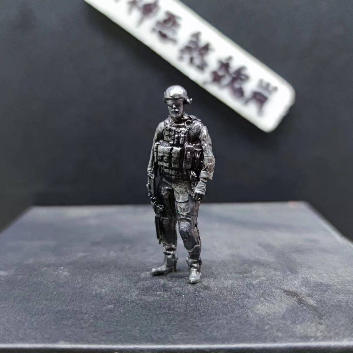 纯铜做旧 1/35兵人模型 现代美军战士特种兵士兵k54提枪陆军 反恐