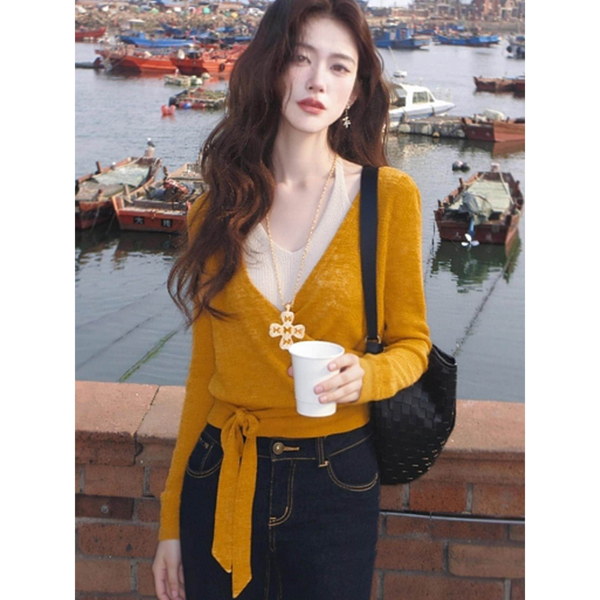 MONLOUVE别致休闲高级感黄色v领长袖假两件针织衫女秋季新款百搭