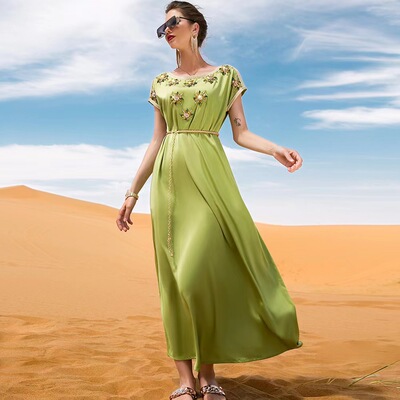 重工手工缝钻短袖度假连衣裙Short Sleeve Hand Sewn Drill Dress