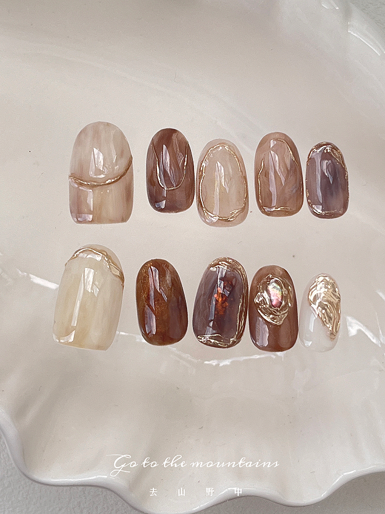 去山野中秋冬晕染高级穿戴甲