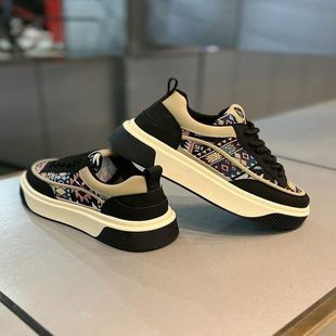 春秋季新款时尚厚底潮流花纹透气板鞋增高百搭系带轻便运动休闲鞋