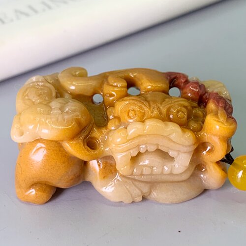 天然黄龙玉霸王貔貅吊坠