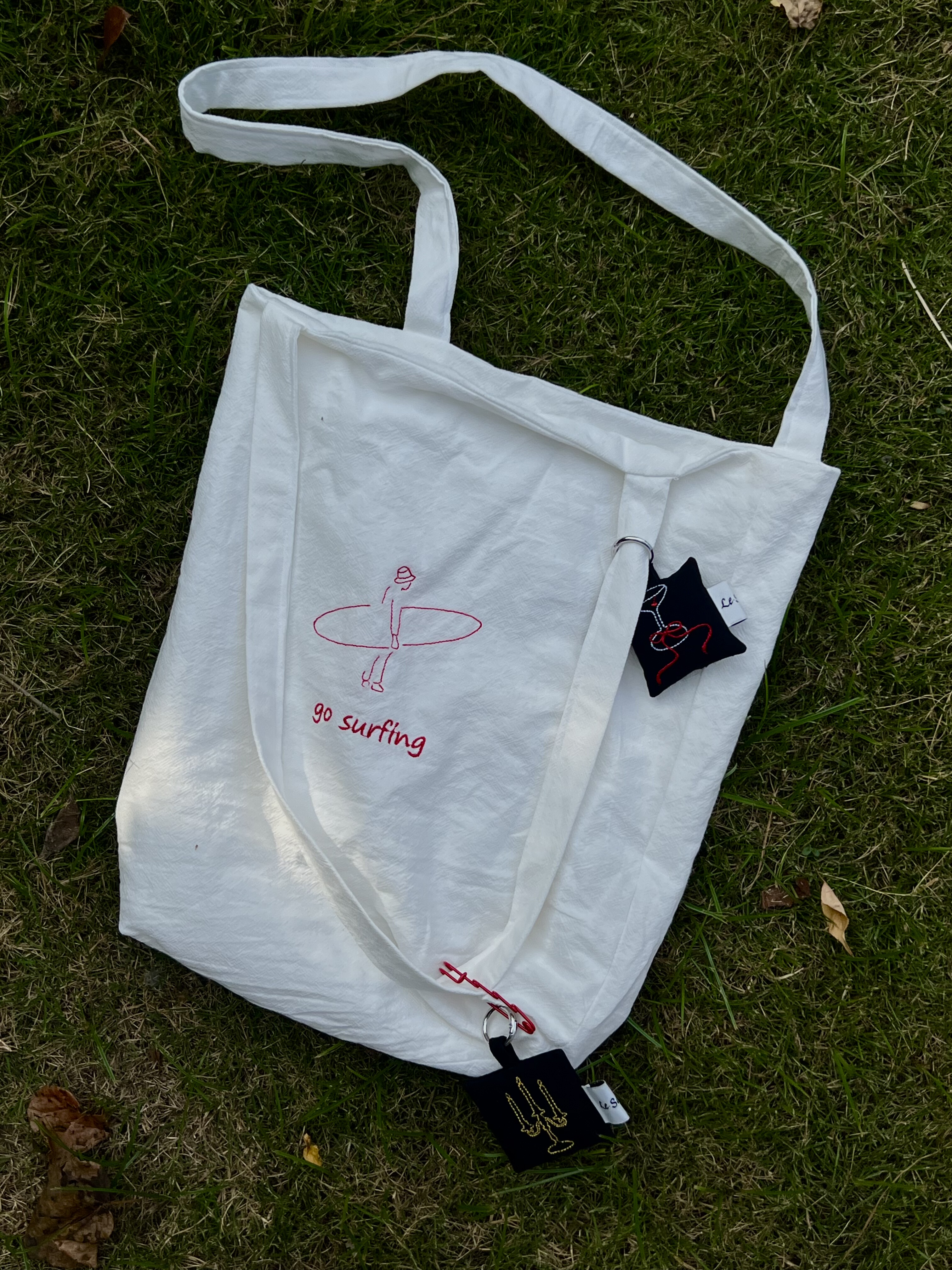 Le serein原创手工刺绣冲浪人物棉帆布包通勤时尚百搭单肩托特包,箱包皮具/热销女包/男包,时尚帆布包,淘宝优惠券,粉丝福利购,淘宝优惠卷