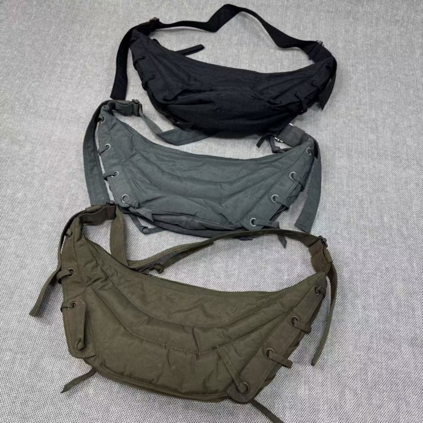 2025新款小众设计牛角包男女同款流浪包尼龙饺子包单肩斜挎包腰包