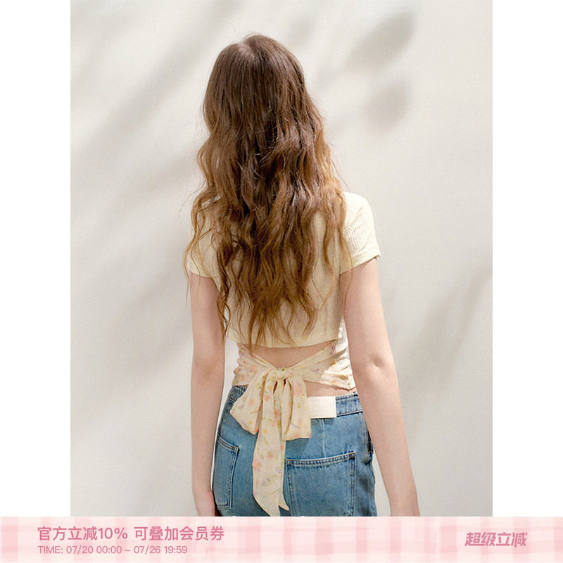 卢昱晓同款 Kroche 碎花系带 露背绑带设计修身正肩短袖T恤上衣