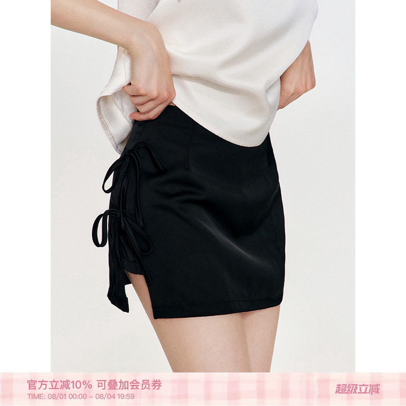 Kroche 流光缎面 法式侧边蝴蝶结系带设计短款优雅开衩半身裙 - 实物图