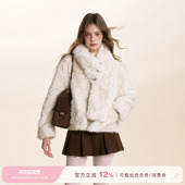 祝绪丹同款 Kroche 可拆卸围巾V领五瓣花树脂扣宽松毛绒短外套