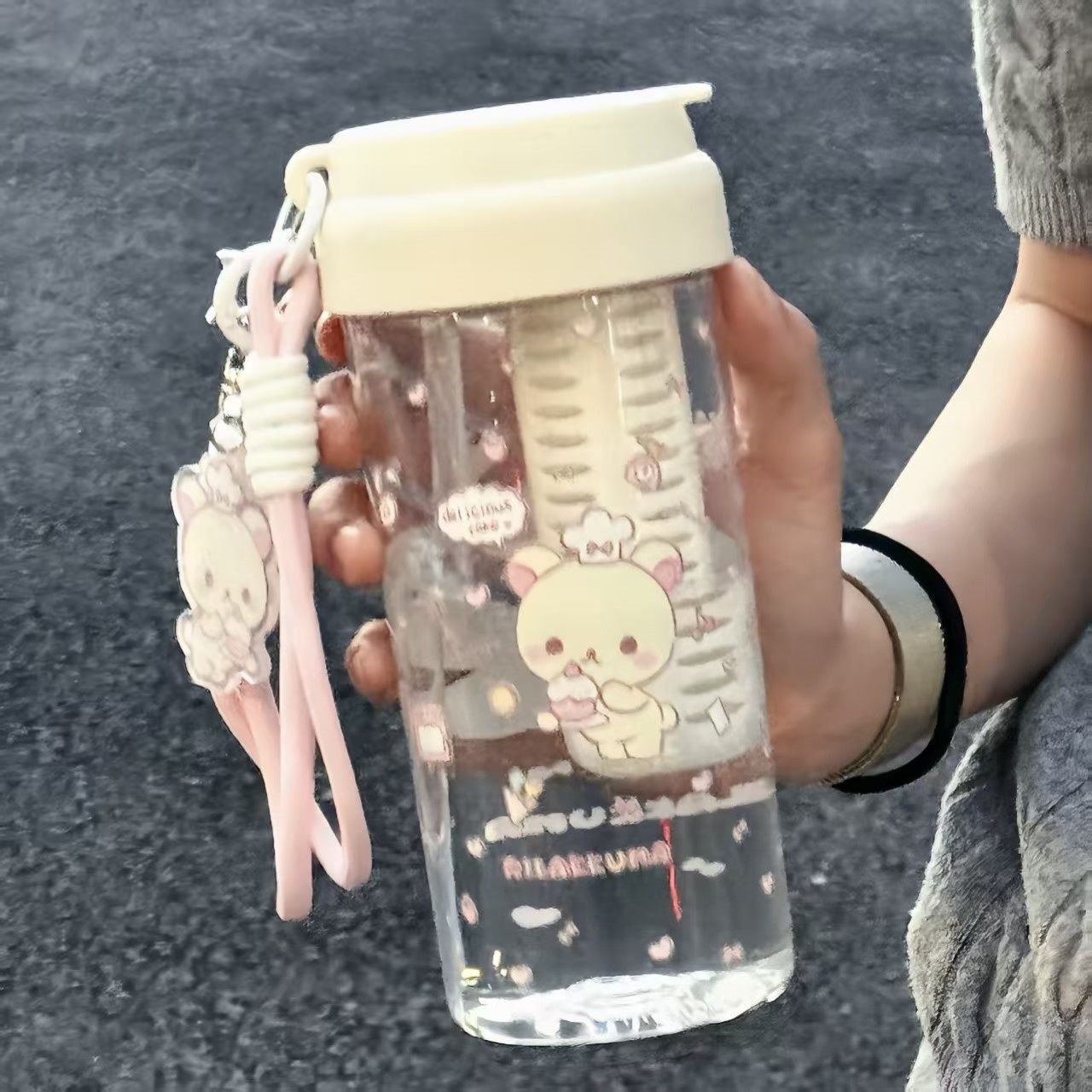 新款2025高颜值简约网红爆款水杯女生塑料杯学生塑料杯便携吸管杯