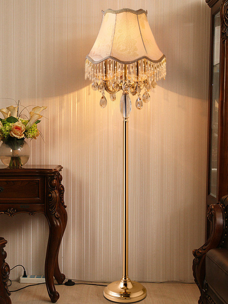 欧式奢华客厅水晶落地灯高档宫廷吊珠卧室书房家用立式台灯婚庆灯