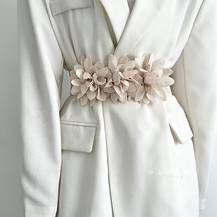优雅花朵腰带配裙子收腰~