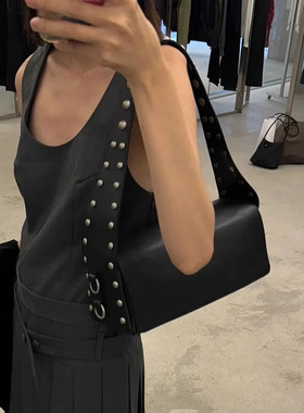 JW stylish 时尚黑色铆钉包包女ins小众个性复古单肩包通勤腋下包