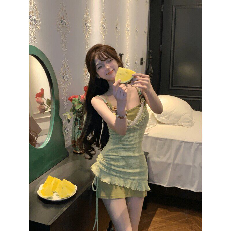 夏季收腰显瘦纯欲少女风抽绳性感牛油果绿吊带两件式洋装装女