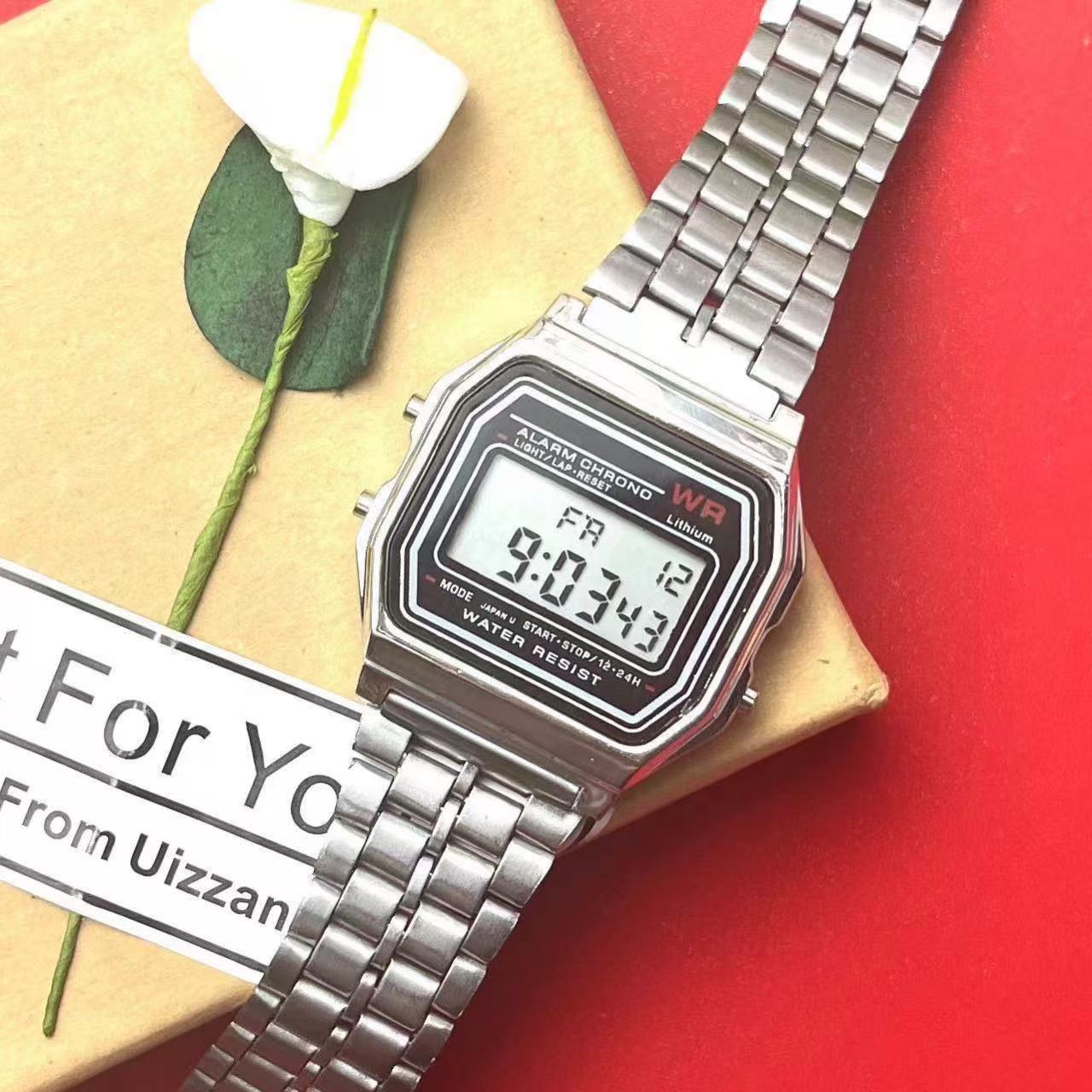 复古小方块电子手表男女钢带学生夜光运动潮流百搭小众计时腕表