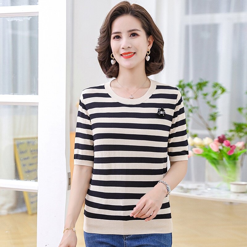 妈妈洋气短袖t恤中年女夏装冰丝上衣服中老年夏季条纹针织两件套