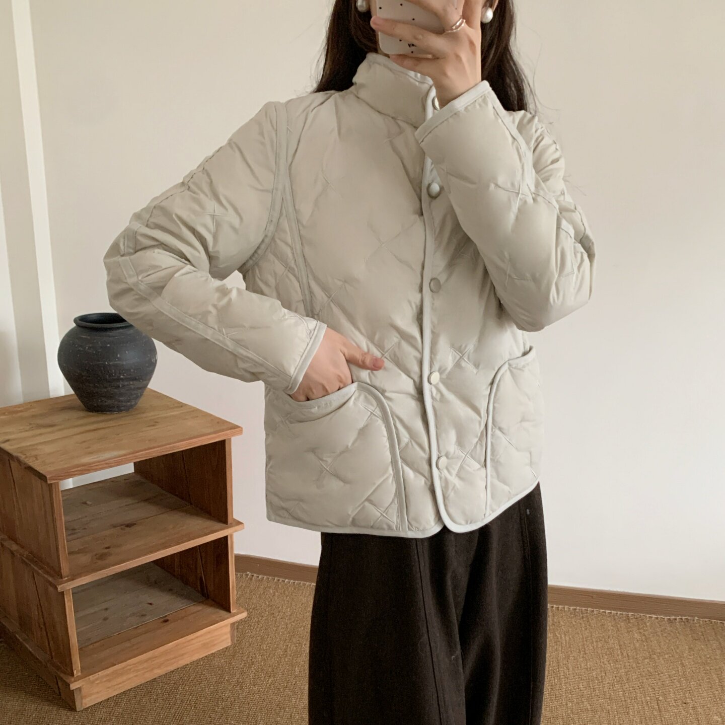 90白鸭绒女轻薄短款立领羽绒服