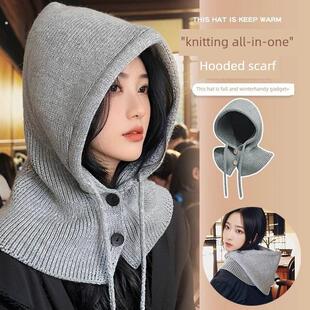 可拆卸的羽绒服和帽子可以与外套、假帽子和衣服上有厚天鹅绒的围